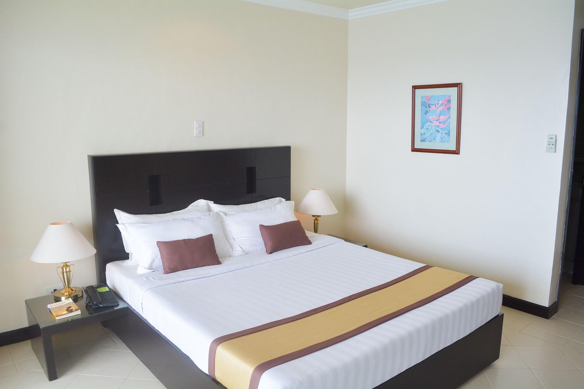 Hotel Tavern Surigao Eksteriør billede