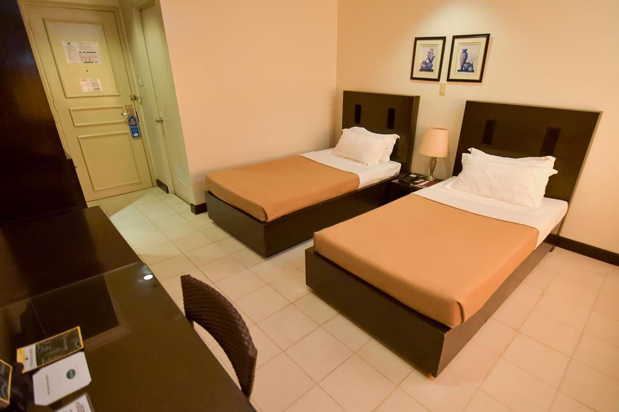 Hotel Tavern Surigao Eksteriør billede