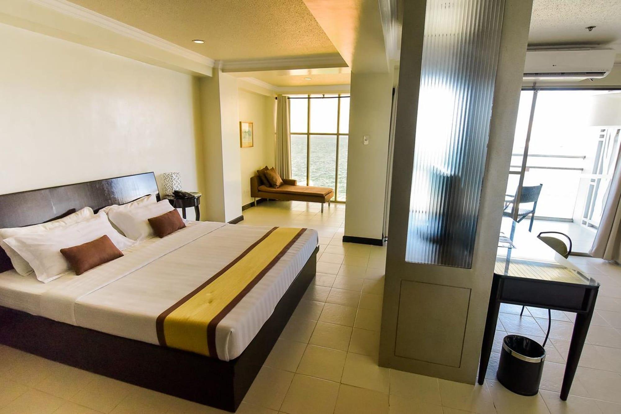 Hotel Tavern Surigao Eksteriør billede