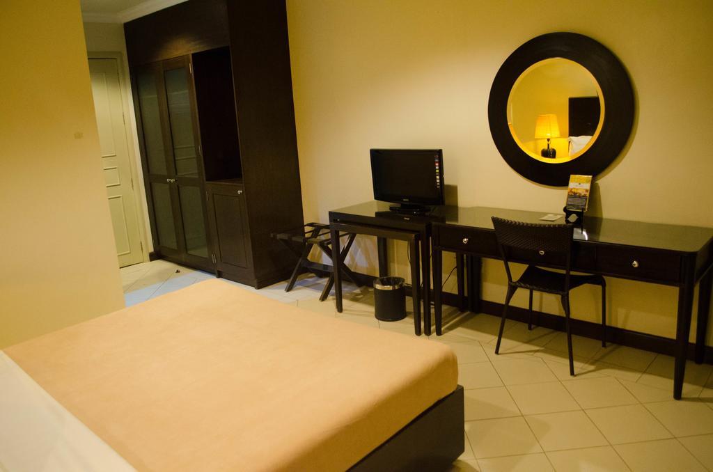 Hotel Tavern Surigao Eksteriør billede