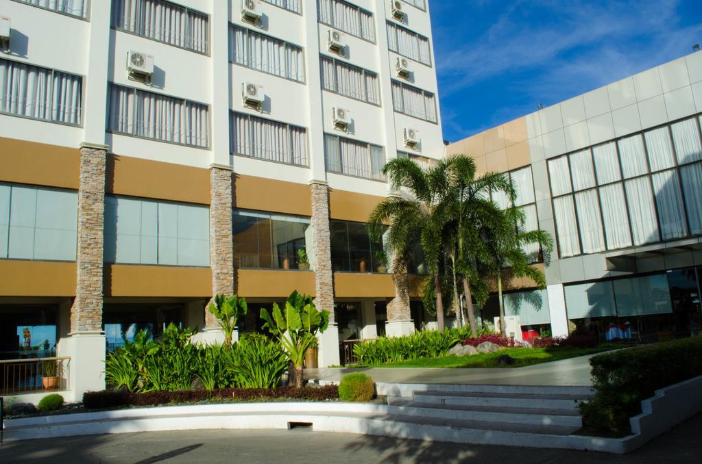 Hotel Tavern Surigao Eksteriør billede