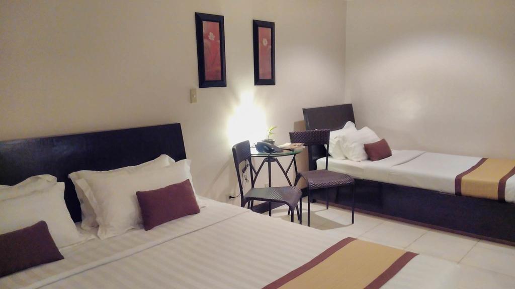 Hotel Tavern Surigao Eksteriør billede