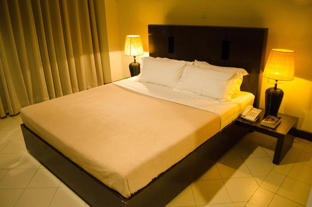 Hotel Tavern Surigao Eksteriør billede