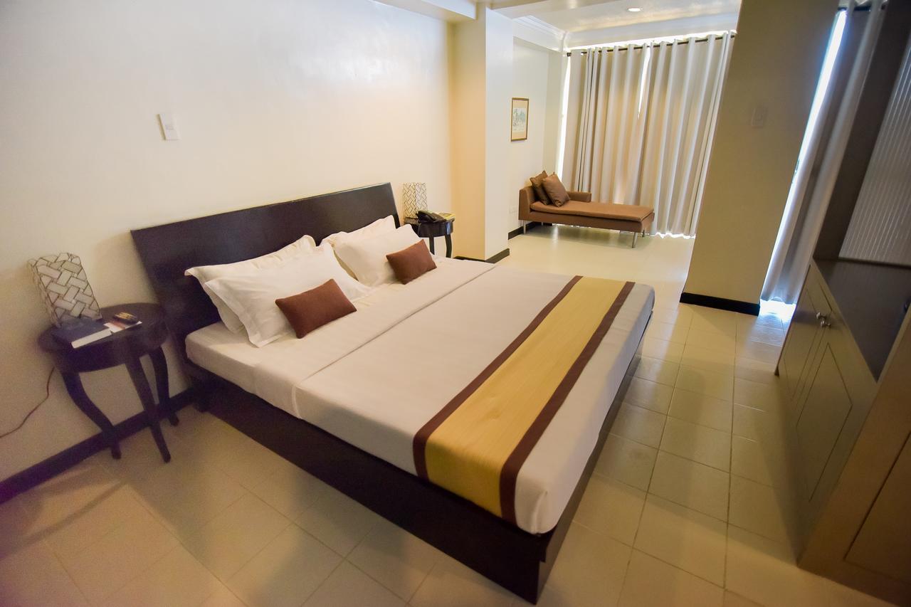 Hotel Tavern Surigao Eksteriør billede